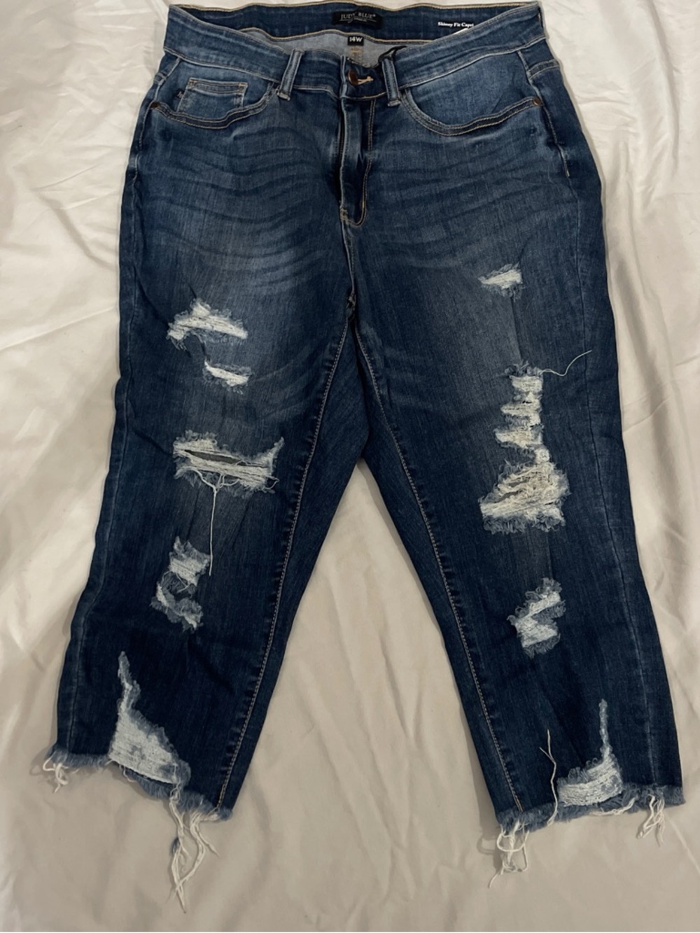 Judy Blue Dark Blue Distressed Capri